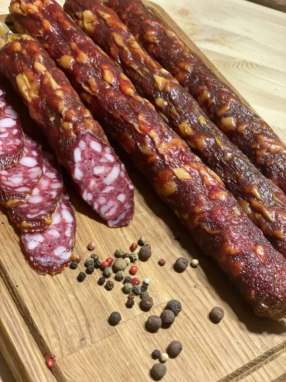 Сырокопчёные колбасы «Зимовеньки»
